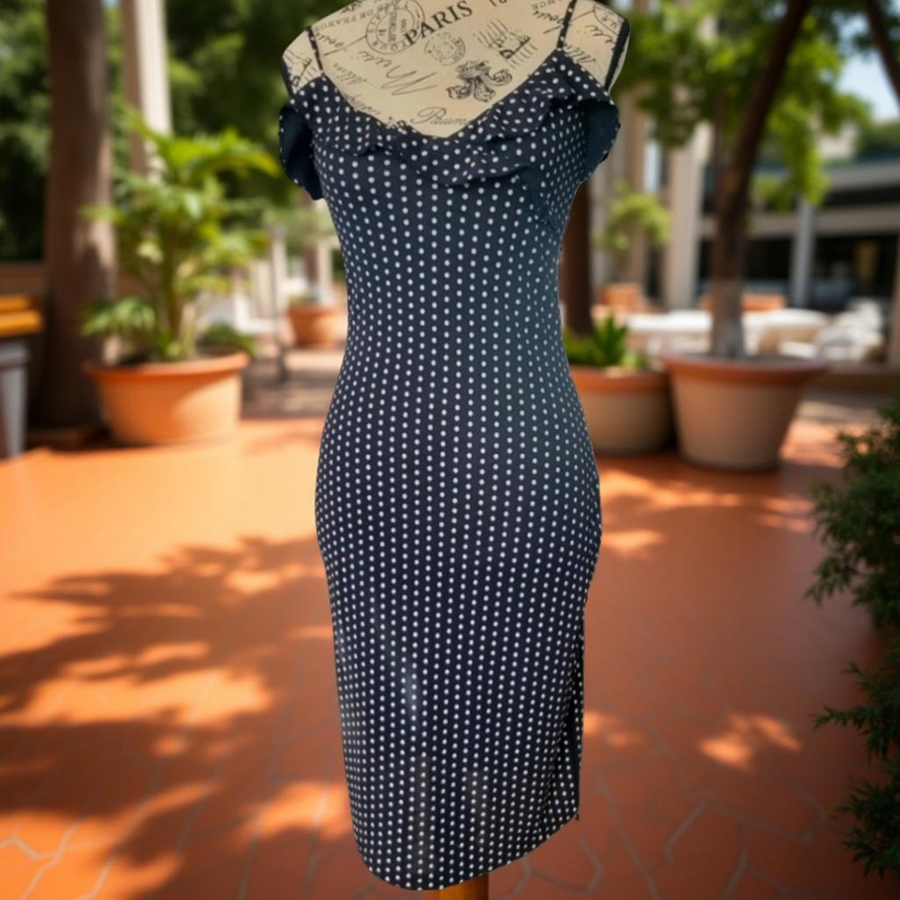 SEXY FORM FITTING POLKADOT DRESS SIZE S